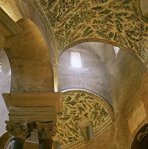 Costanza: Mosaics in the vault with