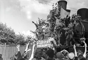 Sitnikov: Moscovites welcoming back Soviet soldiers