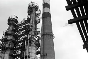 Refinery: Moscow oil refinery, 1993