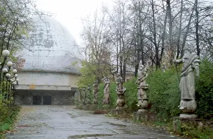Interrupted: Moscow Planetarium, 1999