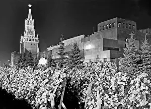 Wreaths: Moscow views, 1967