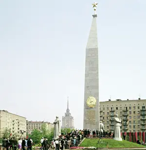 Unveiling: Moscow views, 1977