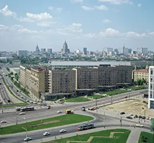 Oktyabrskaya: Moscow views, 1980