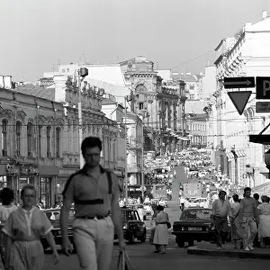 Bustling: Moscow views, 1988
