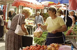 Cheryomushkinsky: Moscow's food markets