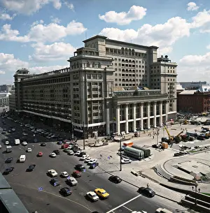 Manezh: Moskva Hotel in Manezh Square, 1997