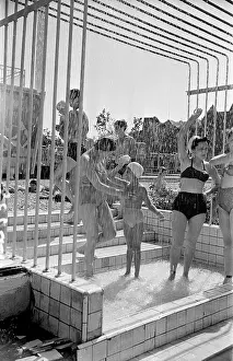 Shower: Moskva open-air swimming pool