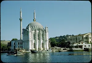 Bosphorus: Mosque - Architecture - Istanbul - Turkey