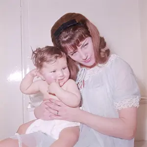 Cuddles: MOTHER & CHILD