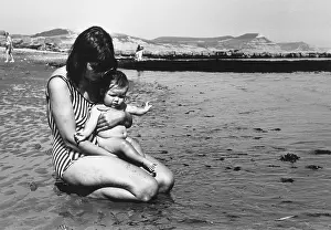 Ripple: Mother and child at the seaside