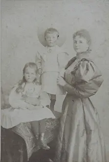 Fink: Mother with two children