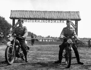 Potsdamer: Motor HJ members during training rides, 1938