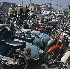 Neatly: MOTOR SCOOTERS 1972