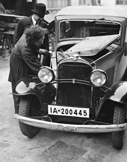 Berliner: Motor vehicle registration office, 1935