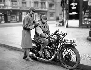 Mandatory: Motorcycle clothing from 1929
