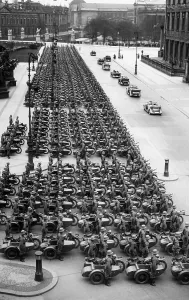 Gunners: Motorcycle gunners, 1936