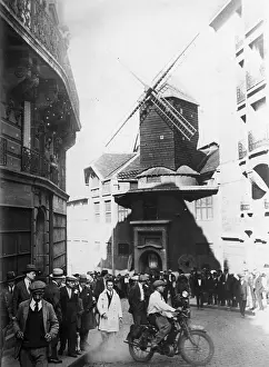 Galette: Motorcycle racing - Montmartre