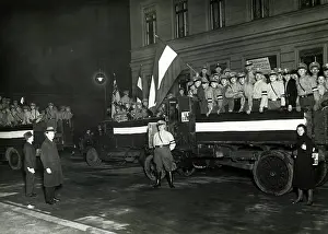 Strife: Motorized propaganda band of the DNVP, 1933