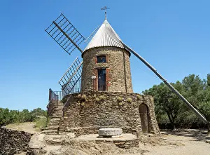 Olive: Moulin de la Cortina, Collioure, Pyrenees-Orientales, France