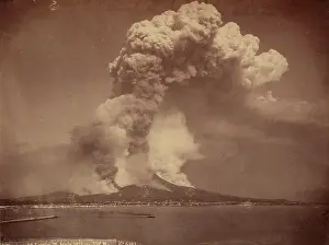 Spewing: Mount Vesuvius, active