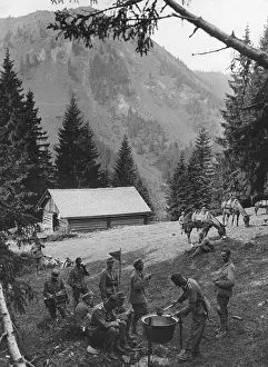 Mules: Mountain infantry during an ecxercise, 1936