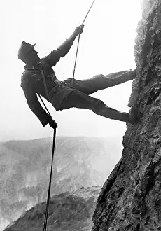 Practices: Mountain infantry learns to mountaineer, 1938