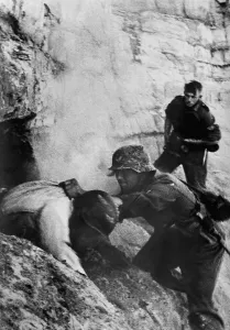 Wants: Mountain infantry men of the Waffen-SS on the Eastern Front