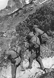 Gebirgsjaeger: Mountain troops during target practice with a machine gu