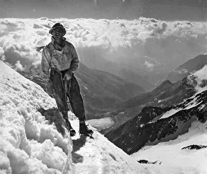 Grossglockner: Mountaineer climbs the Gro?glockner