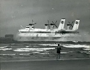 Inaugurate: Mountbatten Class SRN4 hovercraft, Boulogne, France