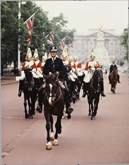 Horseguards: MOUNTED POLICE OFFICER