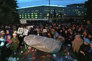 Lubyanka: Mourning procession in Lubyanka Square, 1990