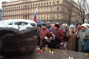 Khristoforov: Mourning procession in Lubyanka Square, 1991