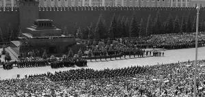 Patsayev: Mourning procession in Red Square, 1971
