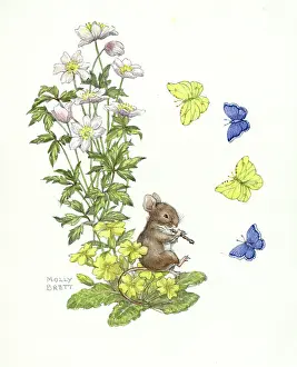 Piping: Mouse sitting on primroses piping