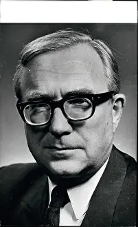 Hambro: Movements - Organizations