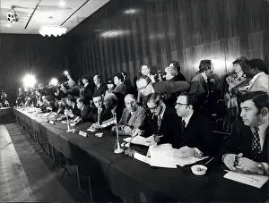 Opec: Movements - Organizations