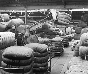 Stacks: Moving large sacks in a warehouse