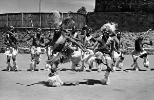 Mpondo: Mpondomisi. Ndlamu dance, Mpondo, Hugh Tracey, Internatio