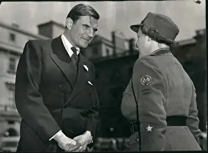 Censor: Mr Winant and US ambulance driver, Buckingham Palace