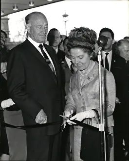Maulding: Mrs Beryl Maudling and Conrad Hilton, London Hilton Hotel