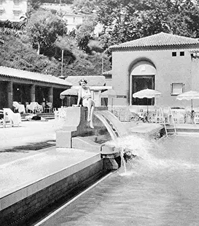 Frye: Mrs Frye at Monte Carlo Beach