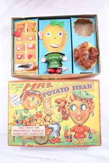 Carton: Mrs Potato Head Funny Face Kit