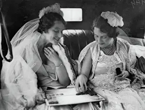 Backgammon: Mrs. Theodore Hichdson (?) and Mrs