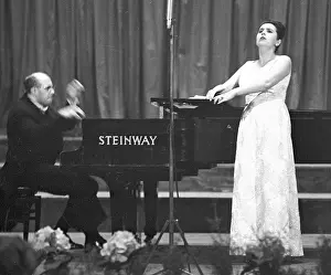Dezort: Mstilav Rostropovich - Prague Spring - piano player