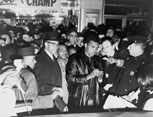 Liston: Muhammad Ali (Cassius Clay) defeated Sonny ?