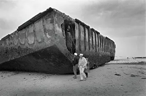 Mulberry: Mulberry Harbour on the beach at Arromanches-les-Bains