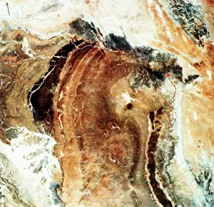 Structural: Multispectral scanner reveals lithologic and structural