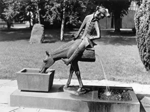 Raspe: MUNCHAUSEN SCULPTURE