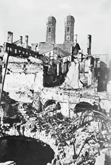 Frauenkirche: The Munich City Museum, 1945